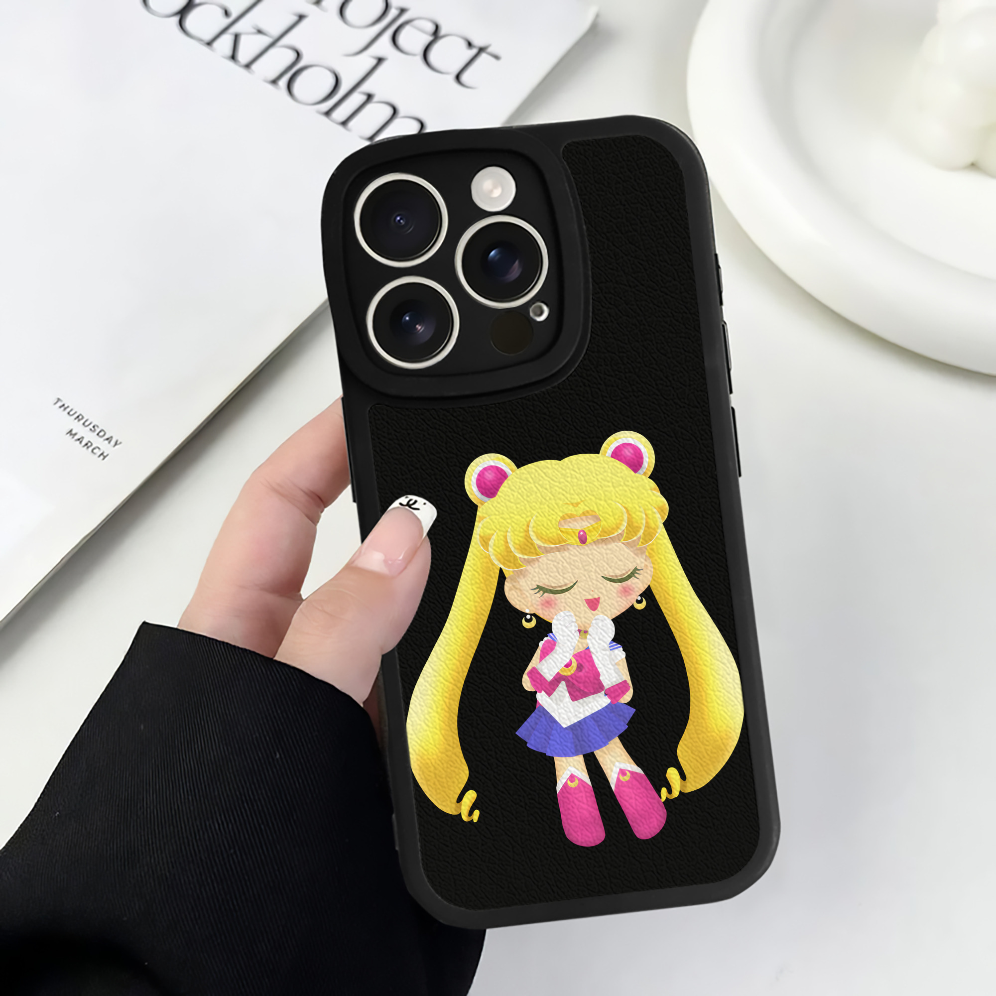 （画像用） 美少女戦士セーラームーン 月野 うさぎ つきの うさぎ Sailor Moon Tsukino Usagi 【iPhone 16シリーズ対応】シリコンスマホケース（レザー調） 材質：シリコン